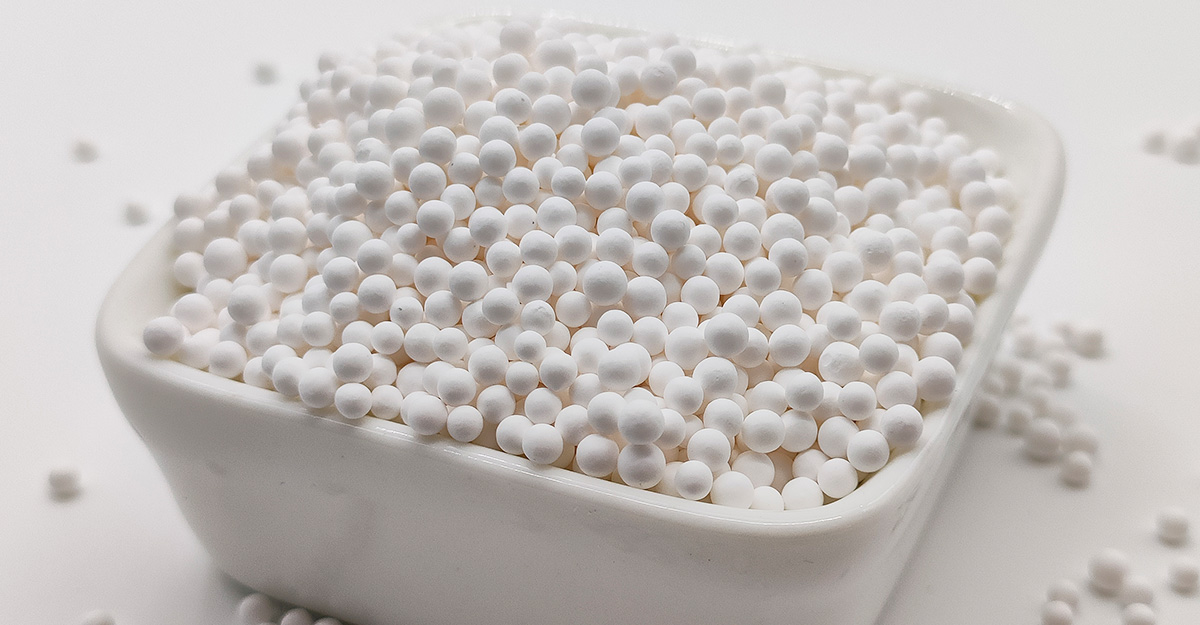 Activated alumina ball